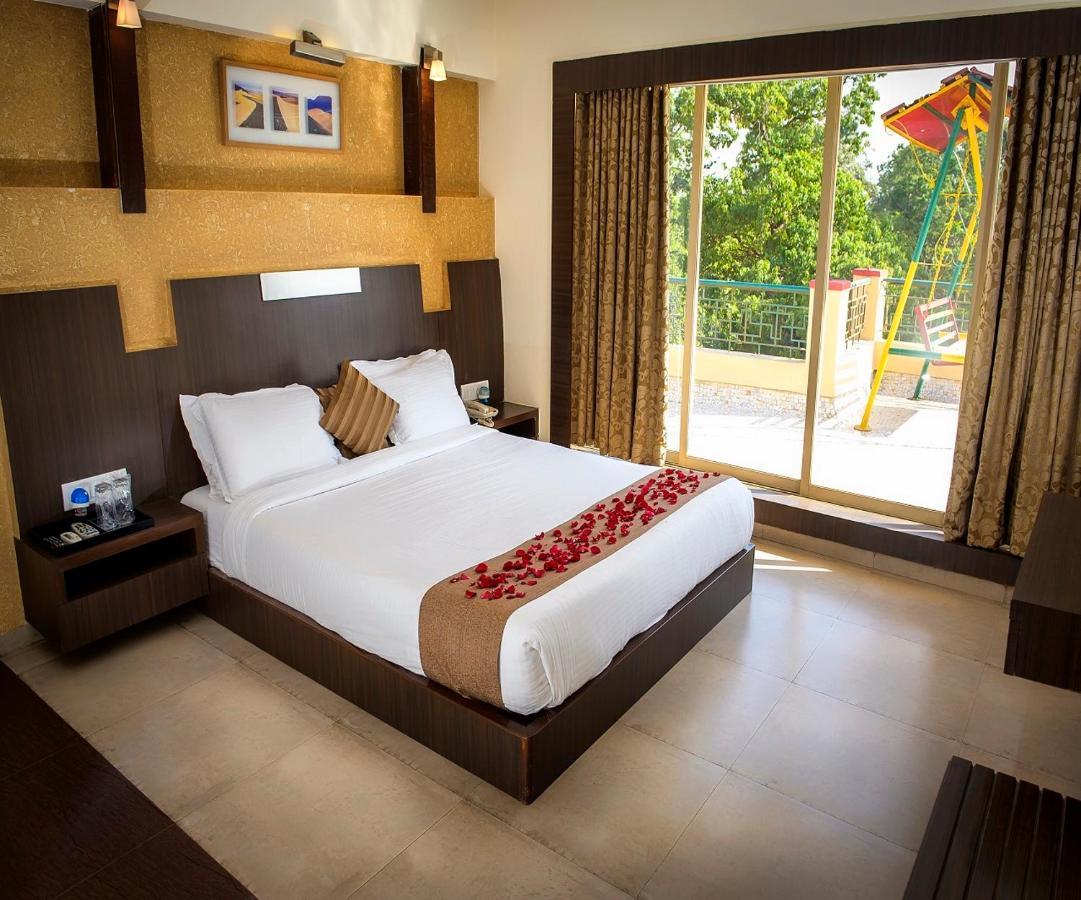 Adamo The Resort Matheran Exterior photo