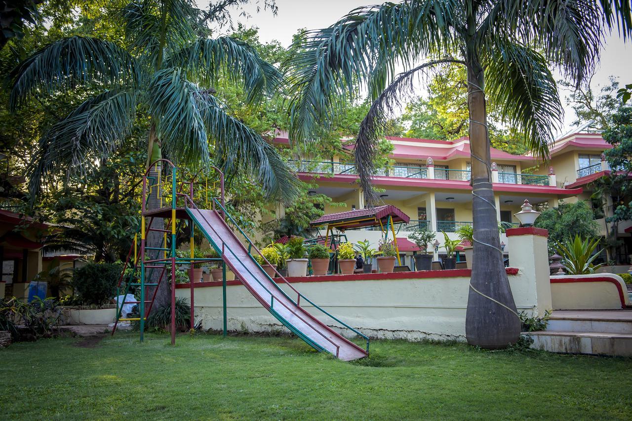 Adamo The Resort Matheran Exterior photo